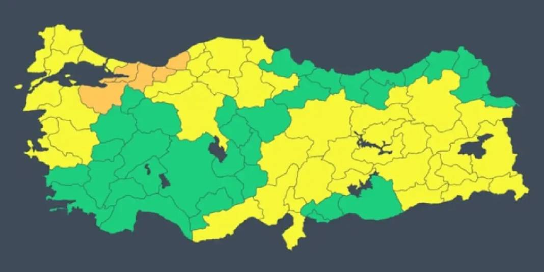 Türkiye adeta sele teslim oldu: Bölgelerden son durum ve ilk kareler 9